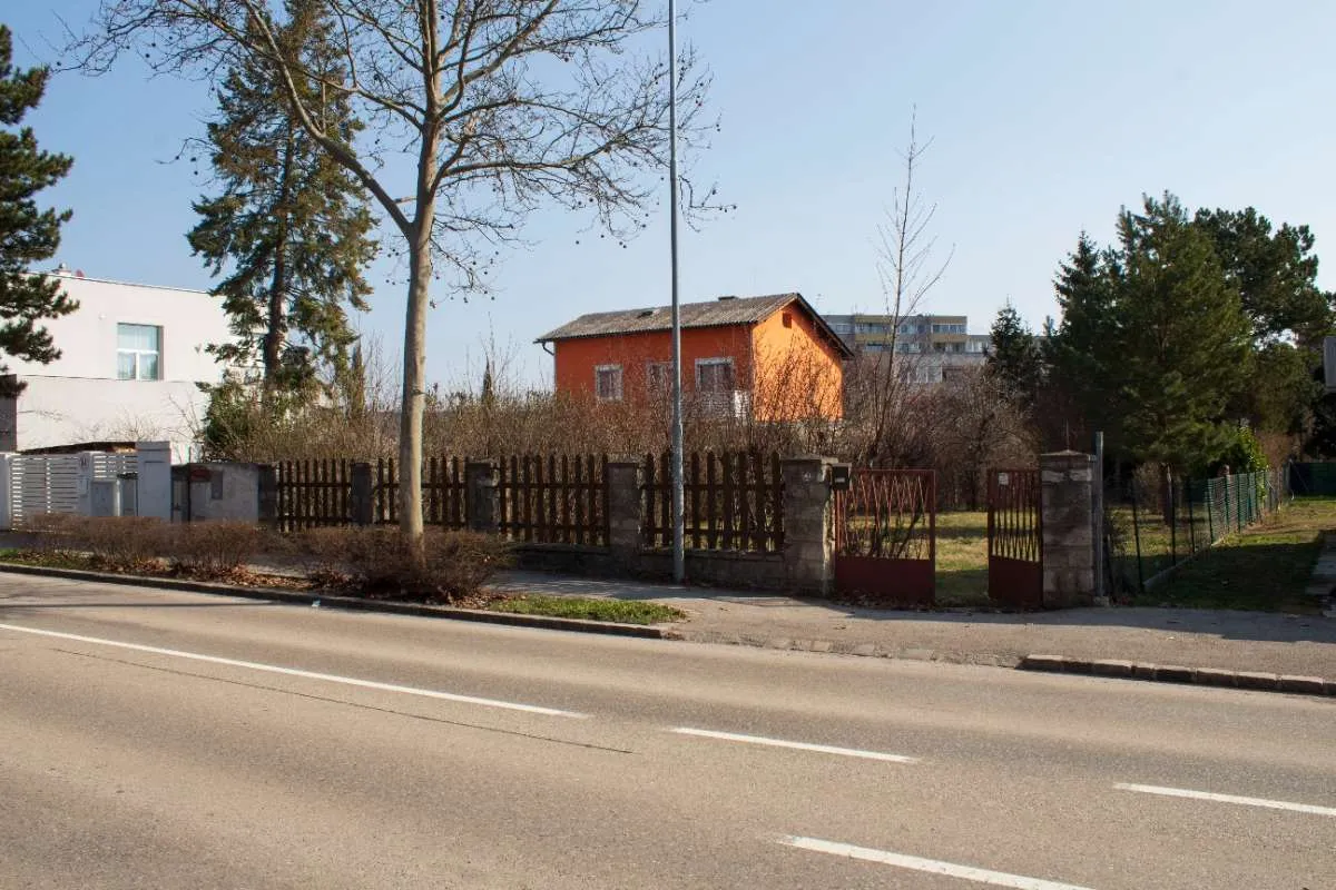 Privatverkauf! Großzügiges Grundstück in Baden - perfekt für Ihr zukünftiges Familienheim. - Ansicht 2