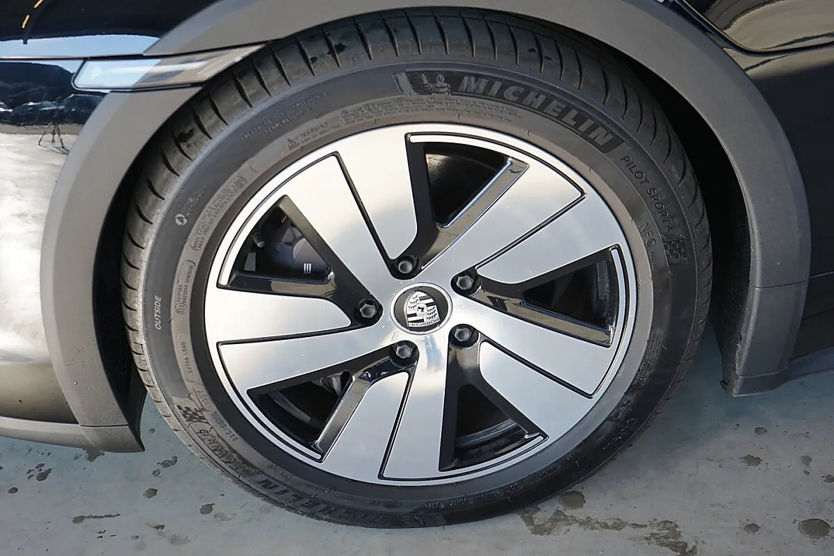 Porsche Taycan 2022 photo 3