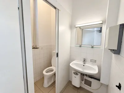 2-Zimmer-Gewerbeimmobilie mieten in Wien – 107 m², € 2.143 – Bild 9 von 10