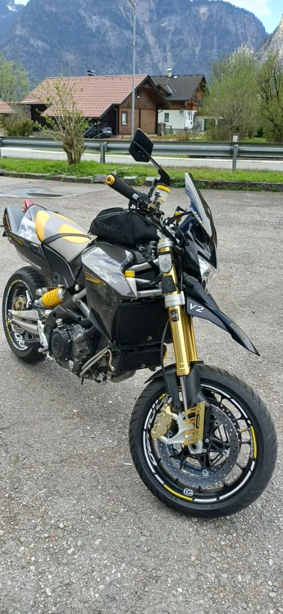 Aprilia Dorsoduro