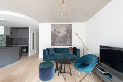 Top ausgestattete Wohnung inklusive Klimaanlage in allen Zimmern – Bild 2