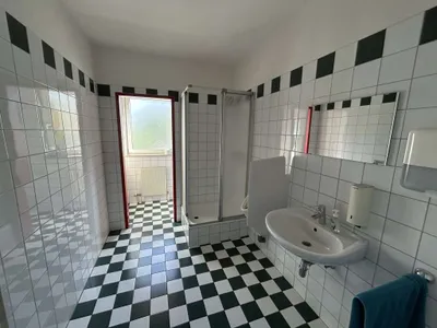 Gewerbeimmobilie mieten in Linz Land – 718 m², € 5.028 – Bild 14 von 18