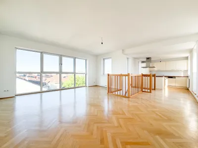 ÜBER DEN DÄCHERN VON MEIDLUNG: 3-Zimmer-DG mit 11 m² Terrasse, Klimaanlage & Weitblick, Nähe Meidling S+U