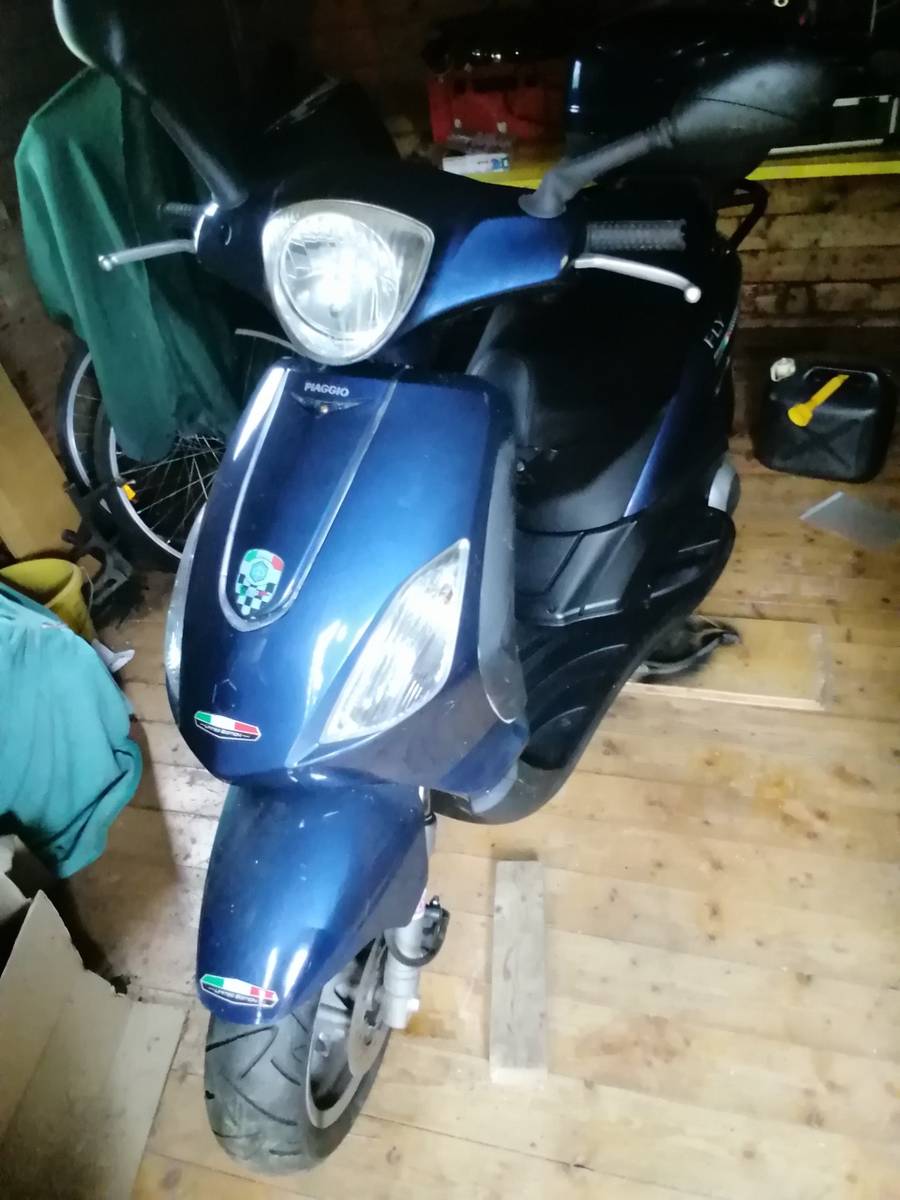 Piaggio Fly 125ccm wenig km Roller / Scooter - willhaben