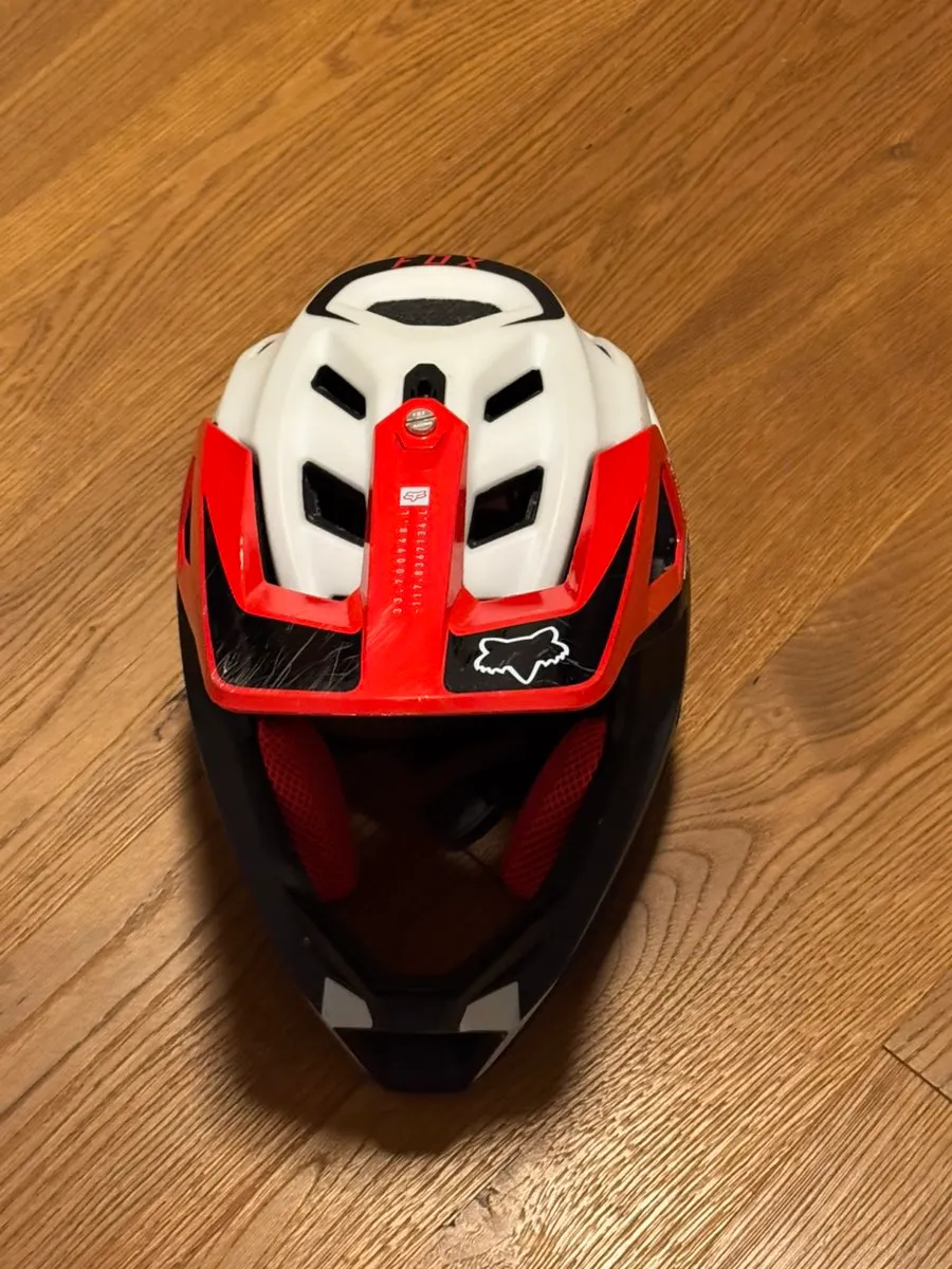 fahrradhelm mit led leuchten LED-Licht Verschiedene Farben Uvex Quatro CC helm alkados Color:Iconic Silver Metallic