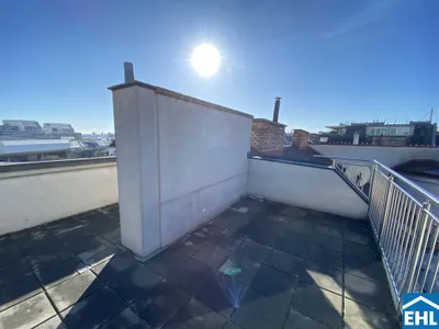 Wunderschöne 2-Zimmer Wohnung mit Wintergarten und Terrasse! – Bild 2