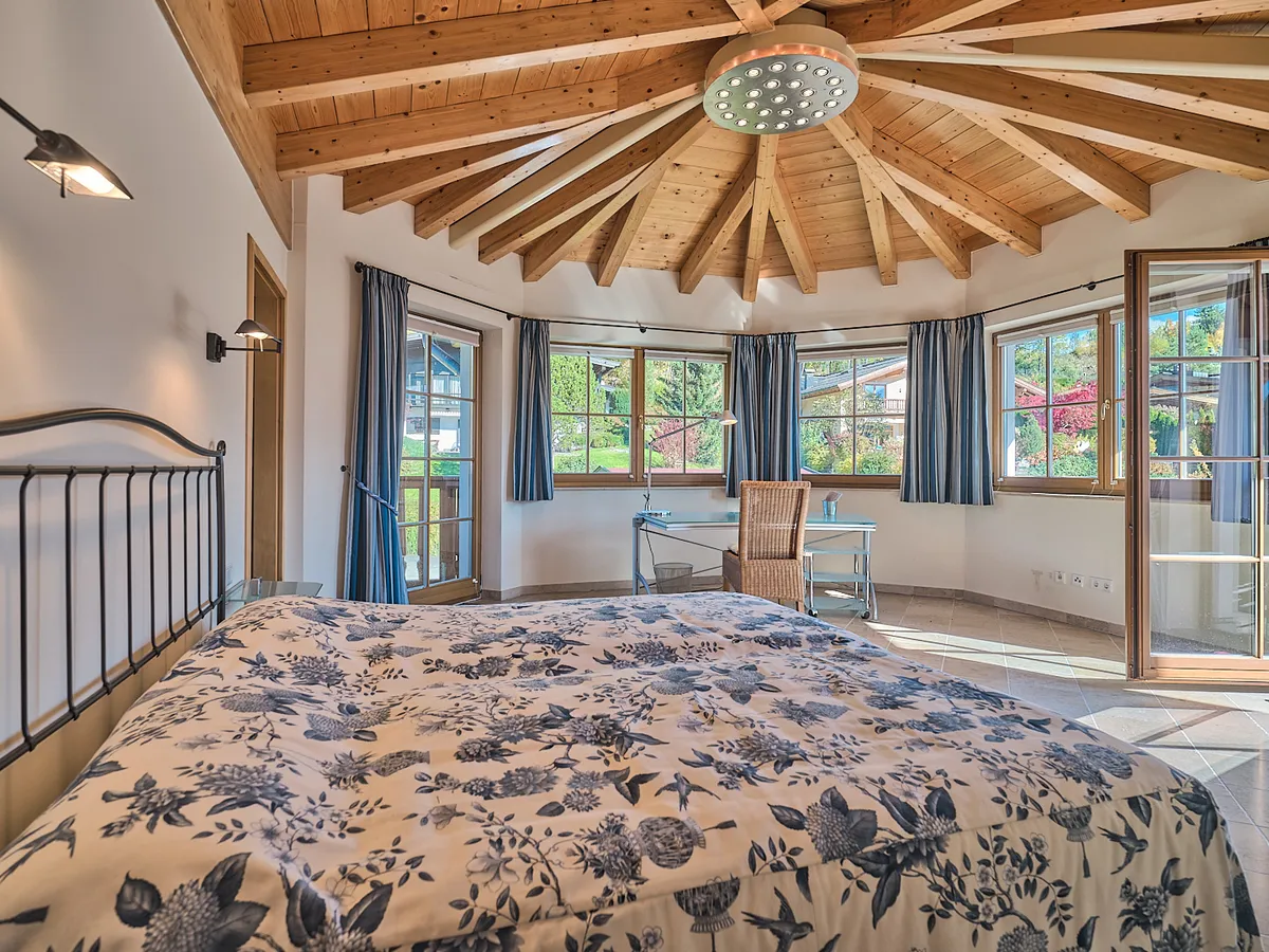 Dachgeschosswohnung im Tiroler Stil in Bestlage von Reith - Ansicht 3