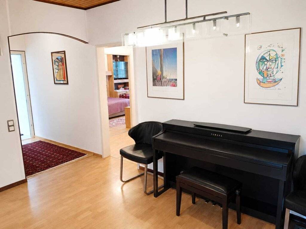***Ein gemütlicher 3-Zi Bungalow mit Keller, großem Garten und U-Bahn Nähe!*** - Ansicht 3