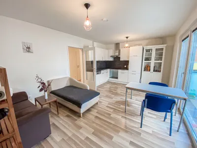Helle 2-Zimmer-Wohnung mit Balkon - ideal für Singles oder Pärchen