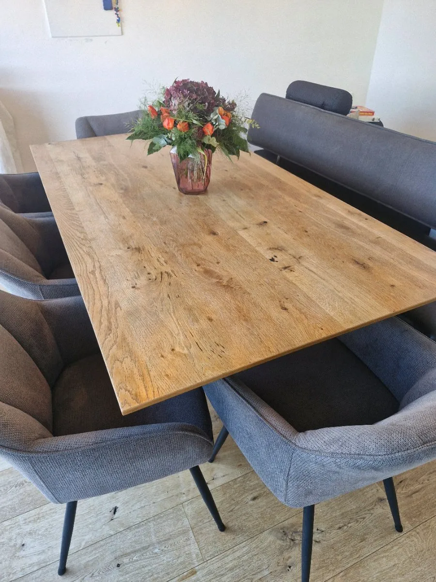 Esstisch Gruppe mit großem Tisch, Sitzbank und 5 Stühlen zu verkaufen, € 500,- (6065 Thaur)