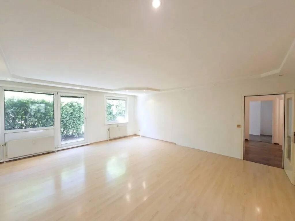 PROVISIONSFREI VOM EIGENTÜMER! GARTENWOHNUNG! 3-ZIMMER WOHNUNG MIT TERRASSE UND EIGENGARTEN! – pohled 2