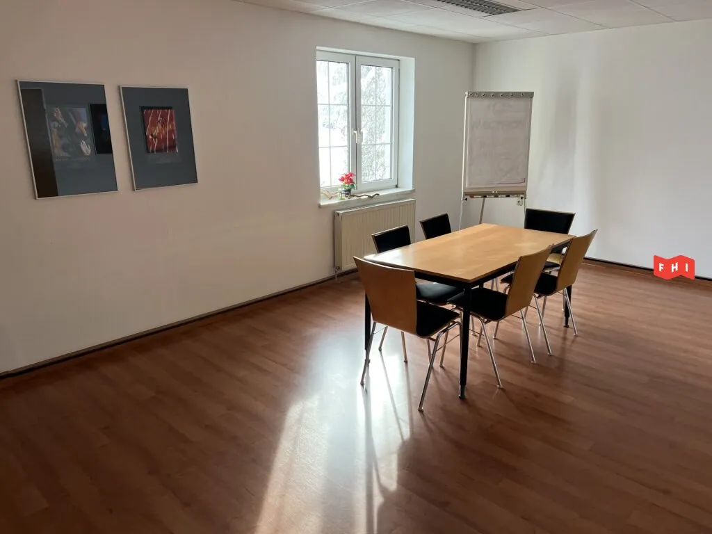 Lagerflächen mit Büro in historischer Mühle (Vierkanthof) mit günstiger Pauschalmiete (inkl. Betriebskosten) nähe Gewerbepark Franzosenhausweg bei der A7-Abfahrt richtung Linz in St.Martin/Traun - Ansicht 2