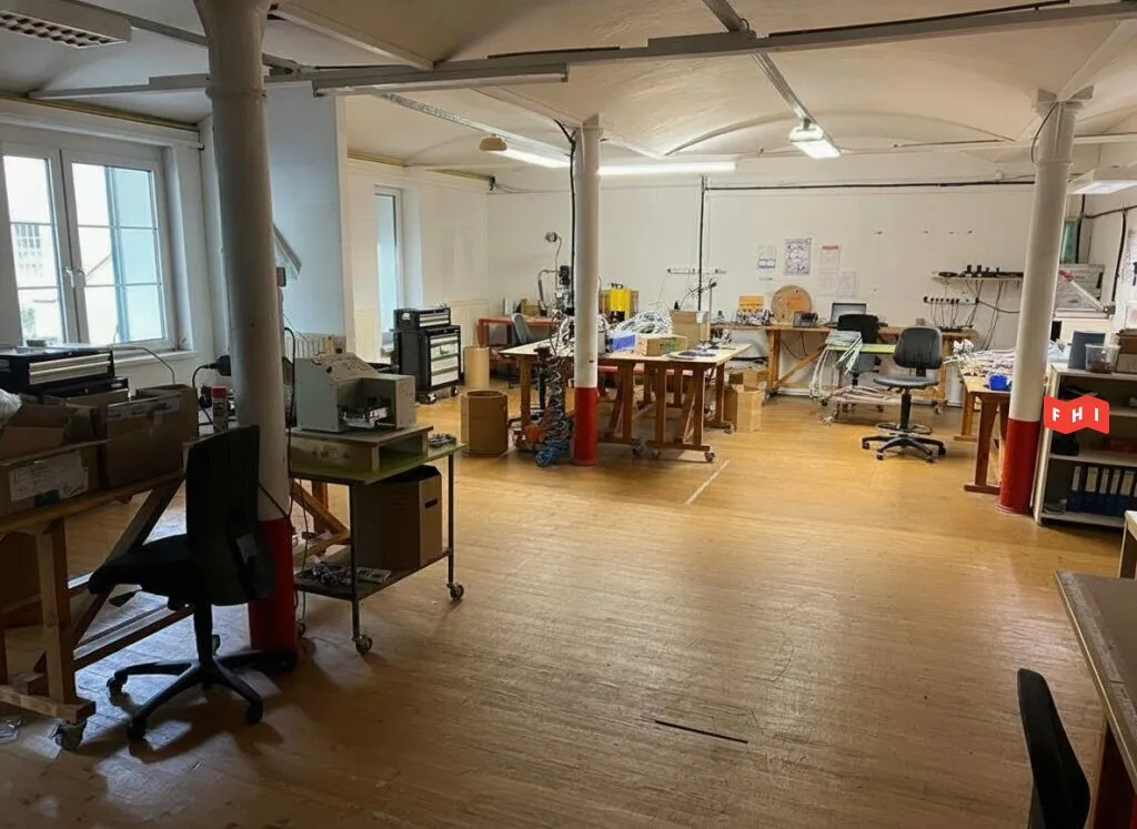 Lagerflächen mit Büro in historischer Mühle (Vierkanthof) mit günstiger Pauschalmiete (inkl. Betriebskosten) nähe Gewerbepark Franzosenhausweg bei der A7-Abfahrt richtung Linz in St.Martin/Traun - Ansicht 3