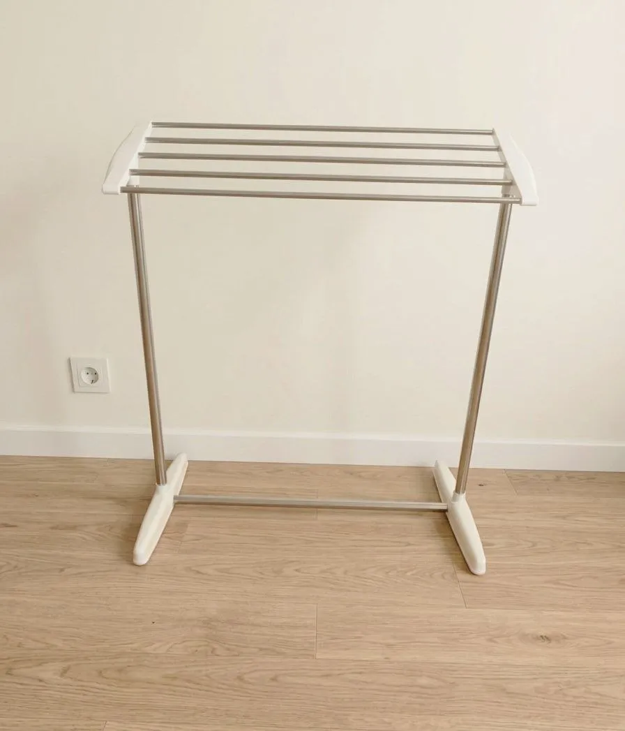 Kleiner kompakter Wäscheständer / Mini-Wäschetrockner, € 14,- (4775 Taufkirchen an der Pram)