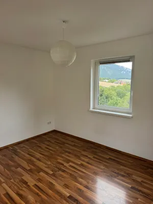 4-Zimmer-Wohnung mieten in Neunkirchen – 115 m², € 1.039 – Bild 1 von 19