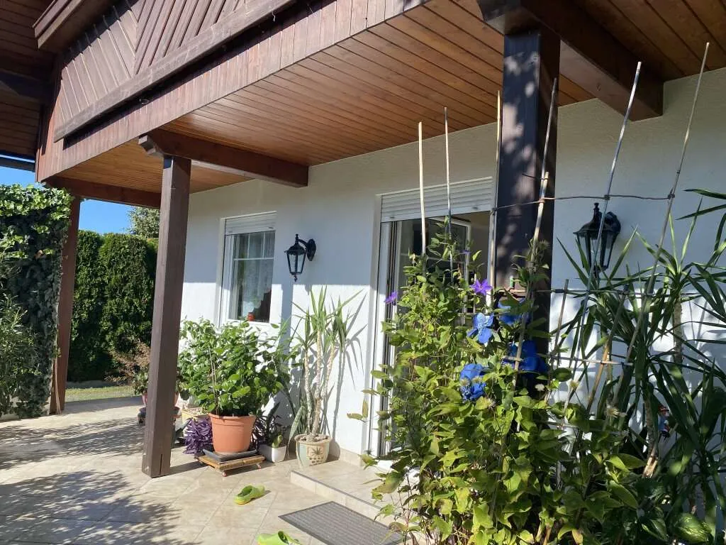 Schönes Einfamilienhaus mit Doppelgarage, Nähe Oberwart - Ansicht 2