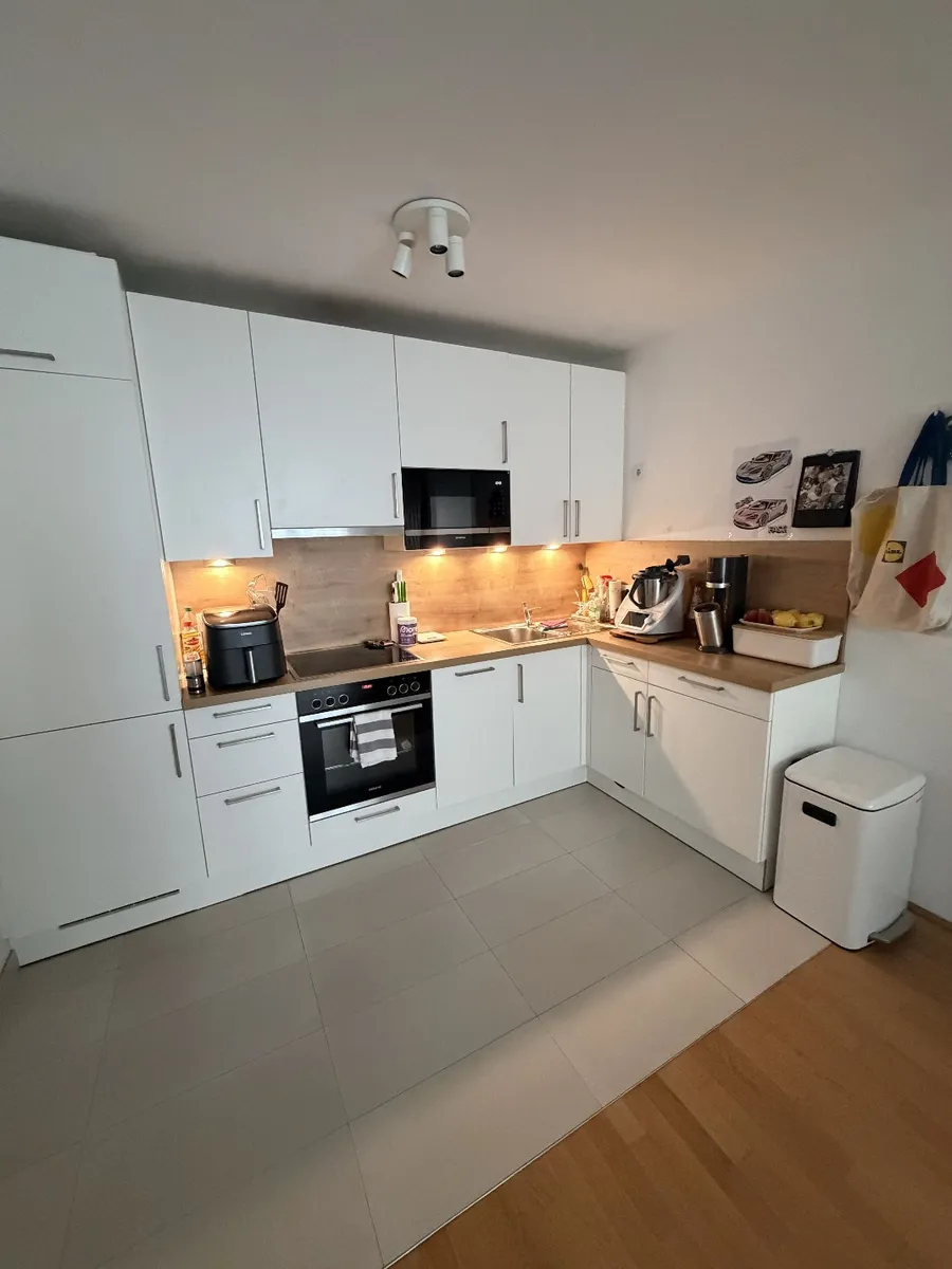 Gemütliche 46 m² Neubauwohnung mit 8,5 m² Loggia und 4,8 m² Einlagerungsraum - Ansicht 3