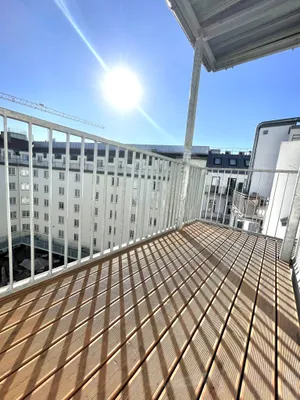 Naschmarktnähe - Dachgeschoß 3-Zimmer Wohnung mit Balkon