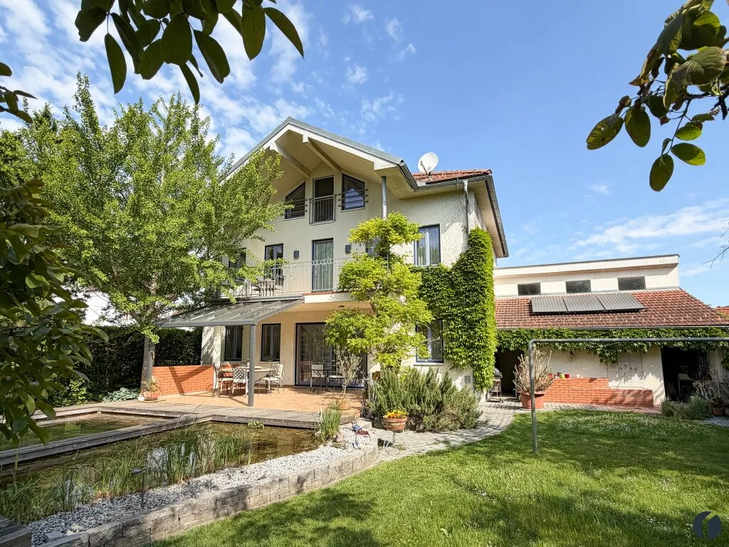 Ruhe, Raum und Qualität: Großes Einfamilienhaus mit Naturpool, Teich und Wärmepumpe – pohled 2