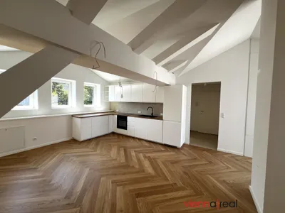 Generalsanierte, klimatisierte und lichtdurchflutete Dachgeschosswohnung mit gemütlicher Terrasse - vom Wohnzimmer begehbar – Bild 3