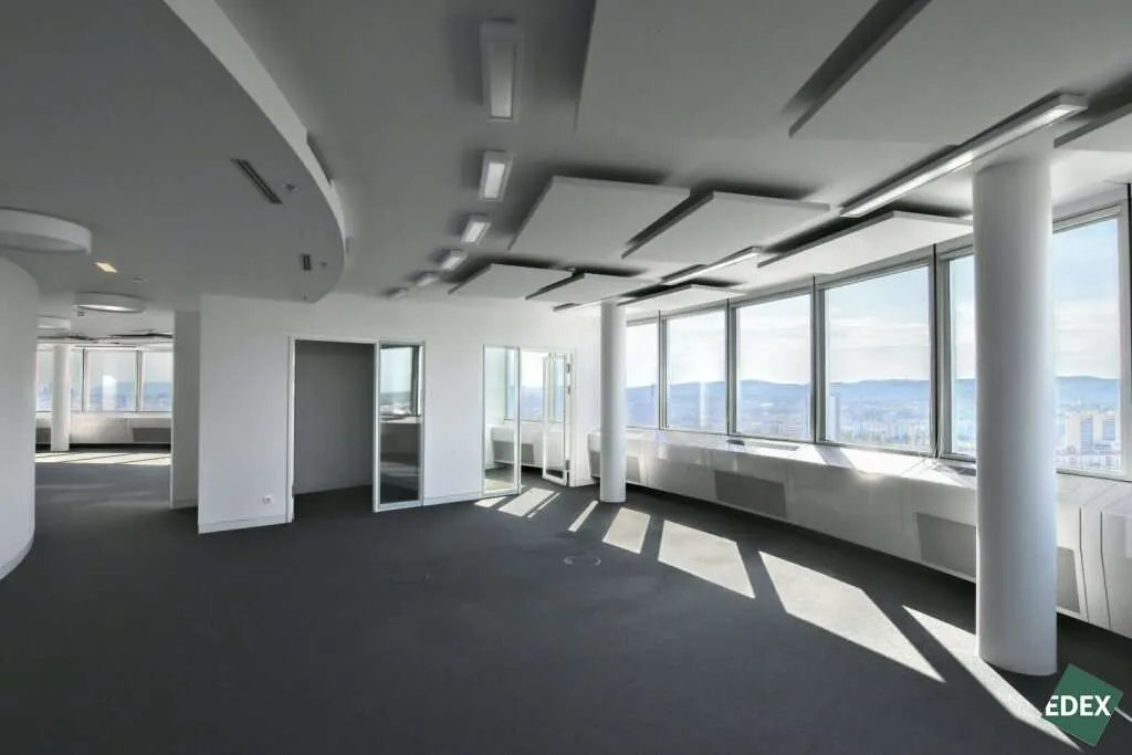 Arbeiten mit Aussicht im Millenniumtower – pohled 3