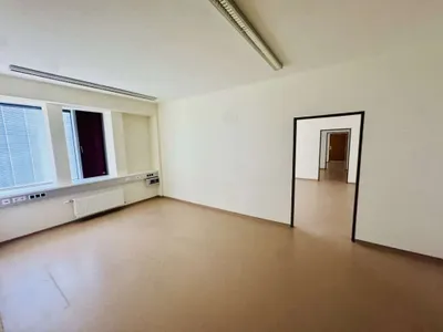 11-Zimmer-Gewerbeimmobilie mieten in Bruck-Mürzzuschlag – 70 m², € 4.287 – Bild 11 von 33