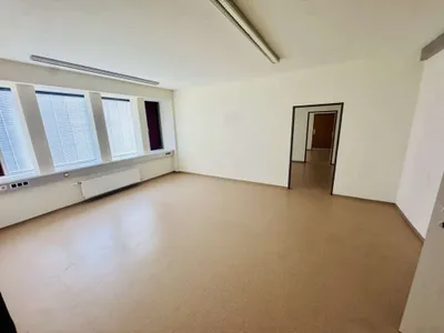 11-Zimmer-Gewerbeimmobilie mieten in Bruck-Mürzzuschlag – 70 m², € 4.287 – Bild 8 von 33