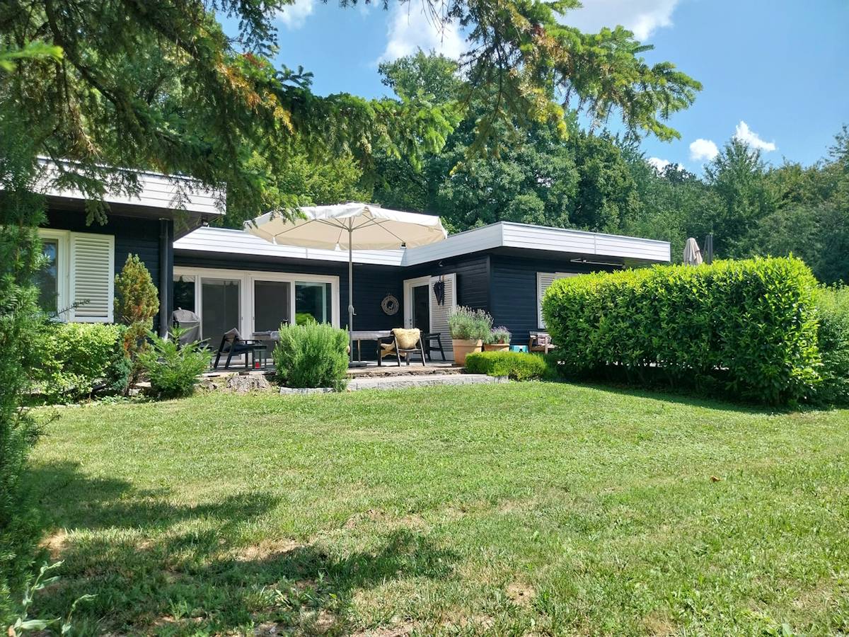 Mid-Century-Bungalow in sonniger Grünruhelage auf einem Pachtgrund - Ansicht 2