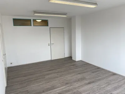 1-Zimmer-Gewerbeimmobilie mieten in Linz – 23 m², € 377 – Bild 4 von 10