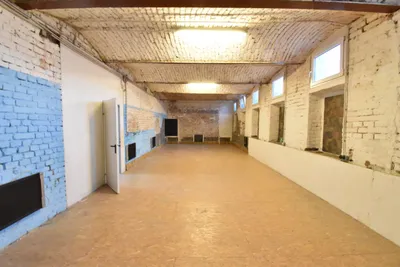 Gewerbeimmobilie mieten in Wien – 300 m², € 2.500 – Bild 2 von 4