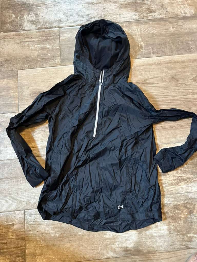 Under armour clearance windbreaker damen