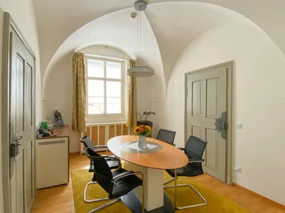 7-Zimmer-Gewerbeimmobilie mieten in Salzburg Stadt – 244 m², € 4.687 – Bild 4 von 12
