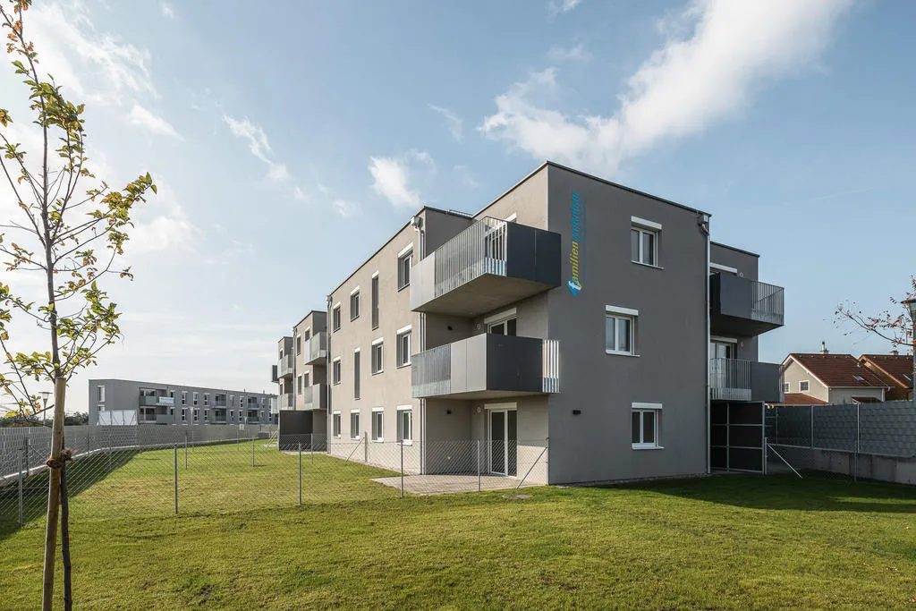 2326 Lanzendorf, Ing. Karl Strycek-Straße 2 – pohled 2