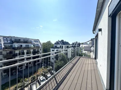 Großzügige Dachgeschosswohnung mit sonnigem Balkon - Klimaanlage - Erstbezug – Bild 2