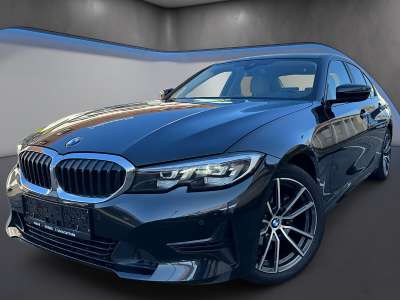 BMW 3er-Reihe 318d Advantage Aut. *LED*Keyless*Leder*Navi*Liv...