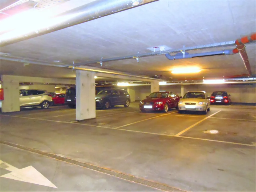 Spengergasse - KFZ- Abstellplatz (Tiefgarage) - Widok 2