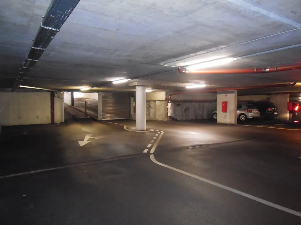 Spengergasse - KFZ- Abstellplatz (Tiefgarage) - Widok 3