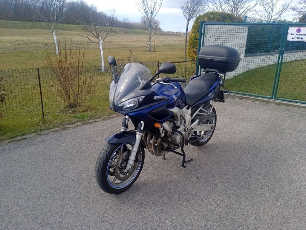 Yamaha FZS 600 FAZER Tourer