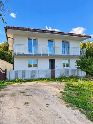 4-Zimmer-Haus mieten in Wiener Neustadt Land – 160 m², € 1.000 – Bild 1 von 18