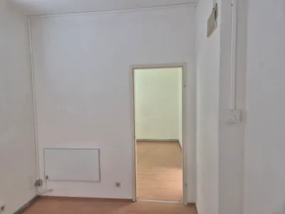 Gewerbeimmobilie mieten in Mödling – 29 m², € 382