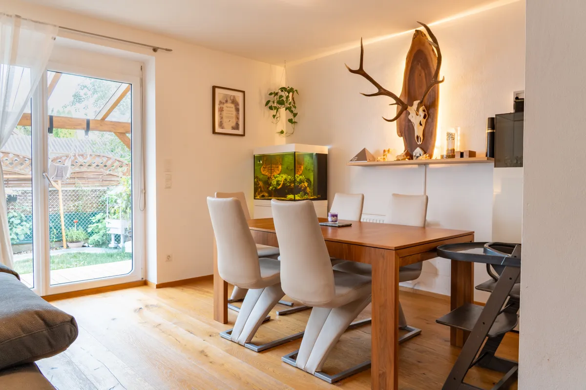 Eckreihenhaus mit Garten - Ansicht 2
