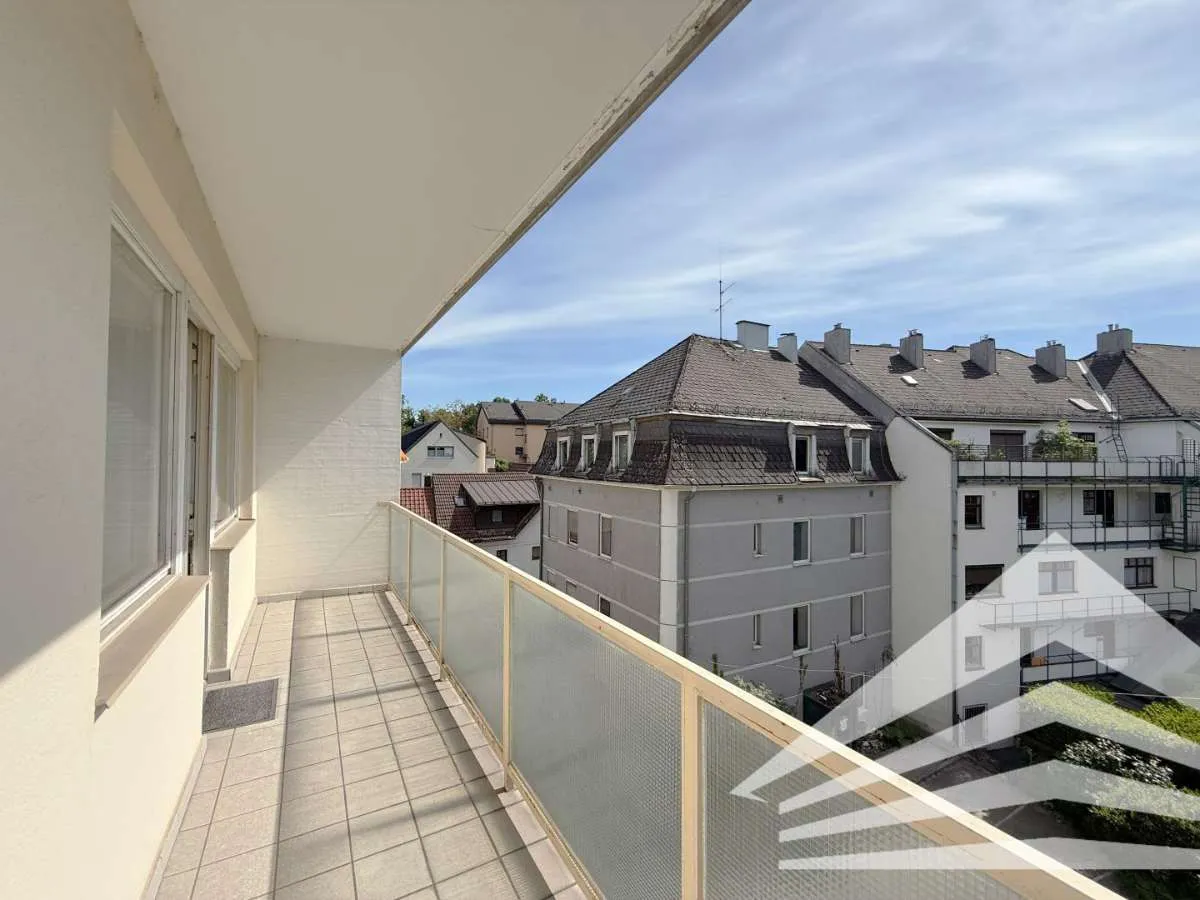4,5 Zimmer Stadtwohnung mit Balkon! Einzelgarage möglich! - Ansicht 2