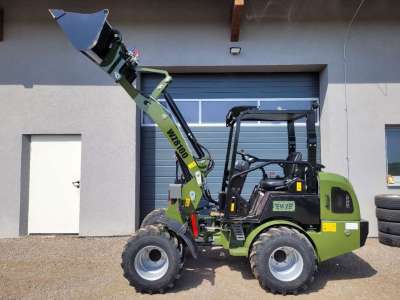 WZ 8100 Perkins Hoflader Agrarfahrzeug