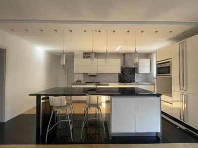 3-Zimmer-Traumwohnung mit großer Wohnküche und Kücheninsel
