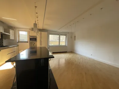 3-Zimmer-Traumwohnung mit großer Wohnküche und Kücheninsel – Bild 2