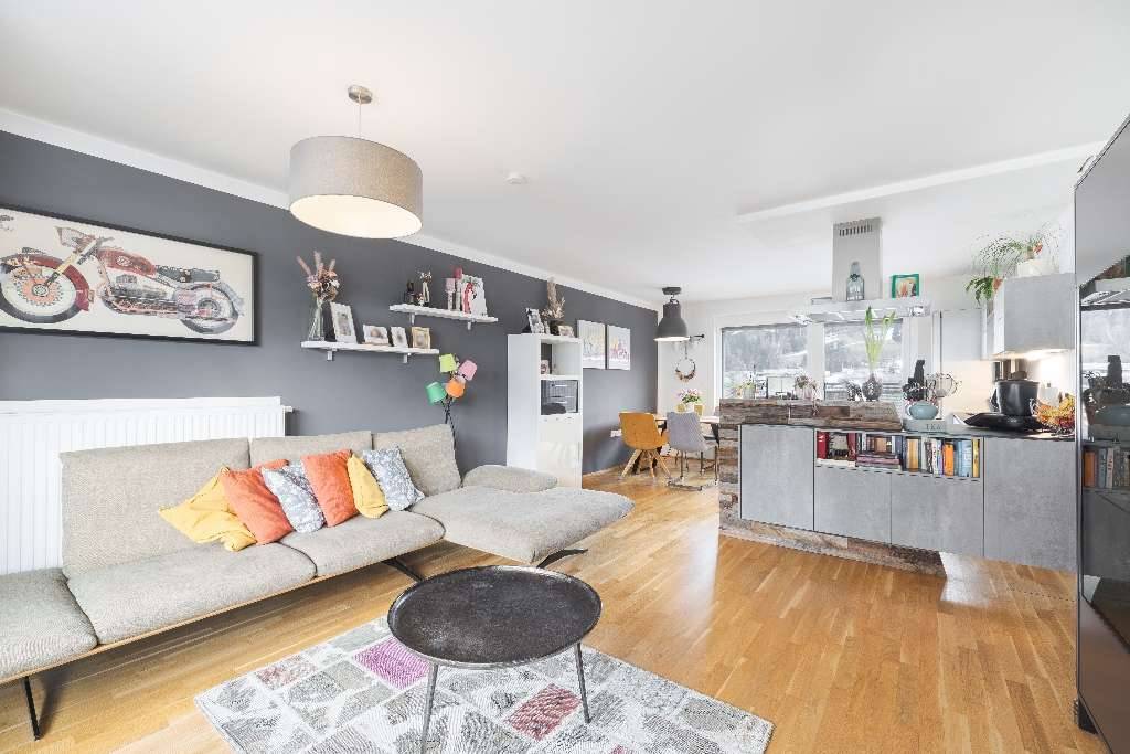 GROSSZÜGIGE 3-ZIMMER-WOHNUNG MIT BERGBLICK IN ZENTRALER LAGE - Ansicht 3