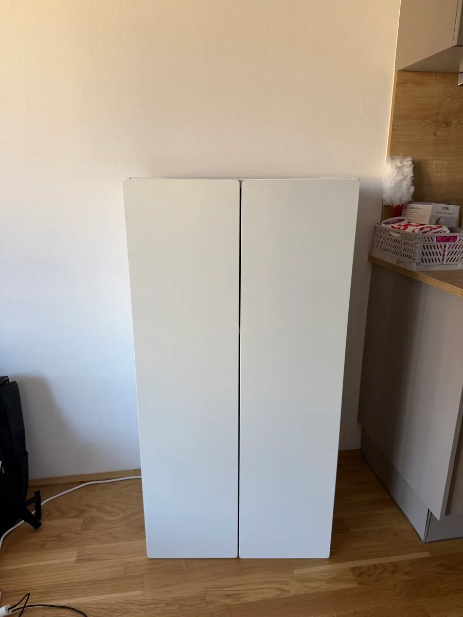 Ikea Schrank mit Türen (1,20m Höhe, 60cm Breite und 42 Tiefe), € 20,- (6020 Innsbruck)