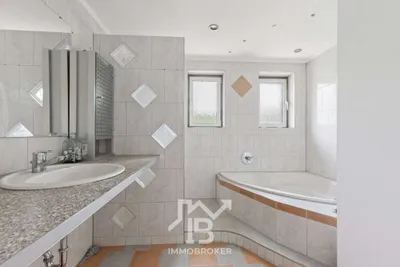 Haus kaufen in Linz Land – 322,21 m², € 399.000 – Bild 13 von 14