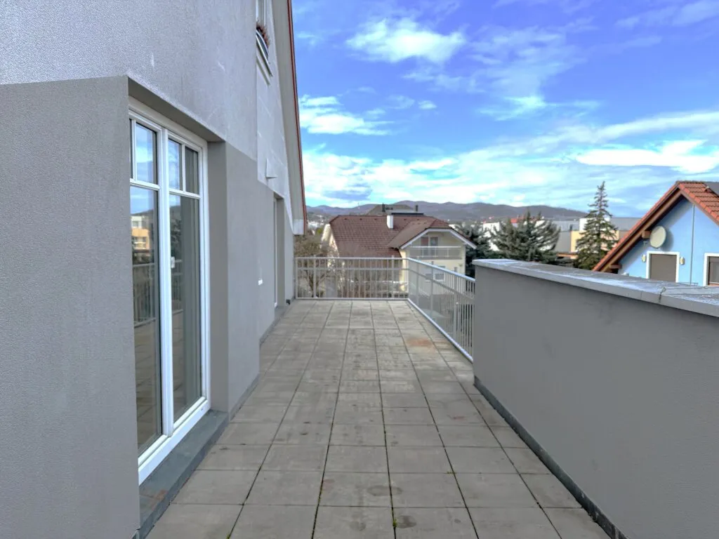 Charmante helle 3 Zimmerwohnung mit großer Terrasse - Ansicht 3