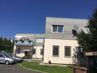 Wohnung mit Einbauküche, Terrasse und Parkplatz, photo 1